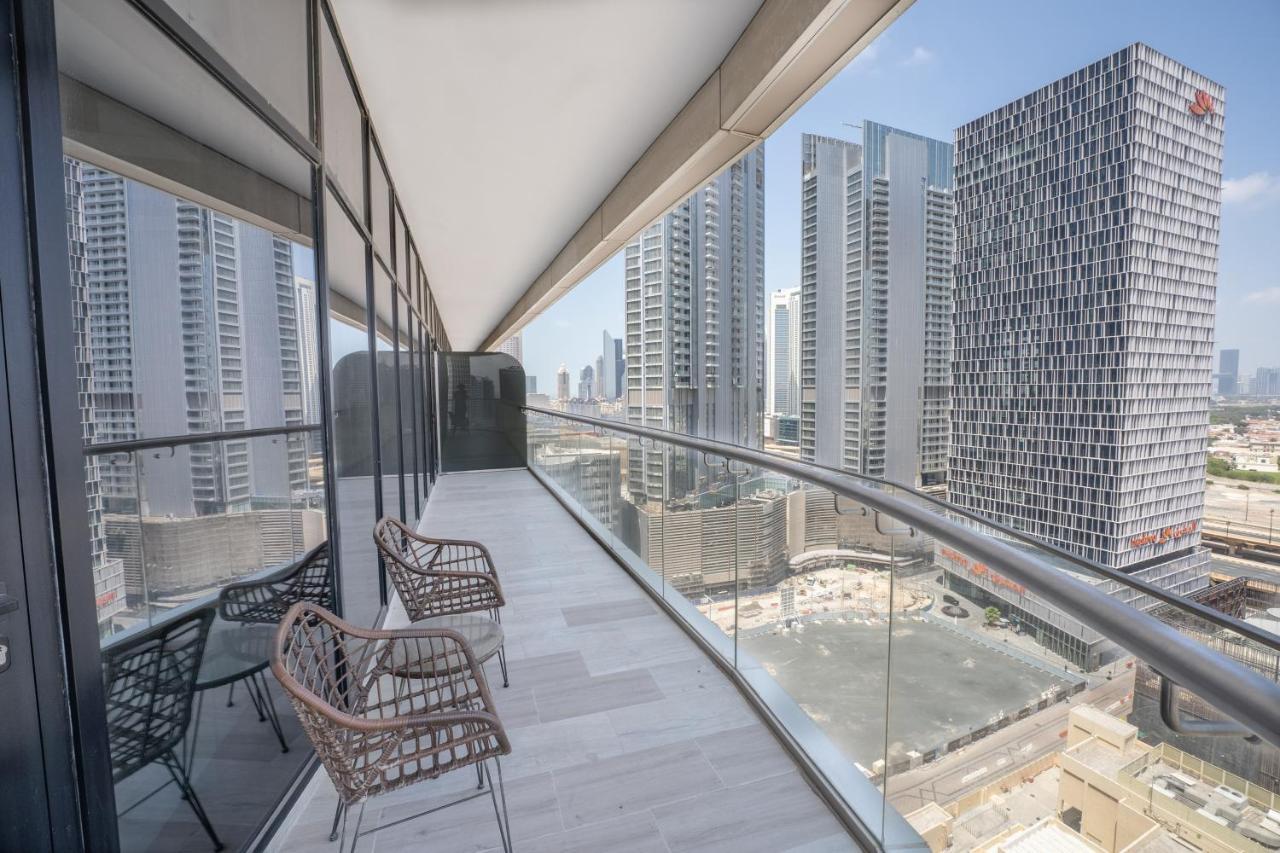 Fam Living - Rp Heights - 3 Mins Walk To Burj Khalifa & Dubai Mall Downtown Dubái Exterior foto