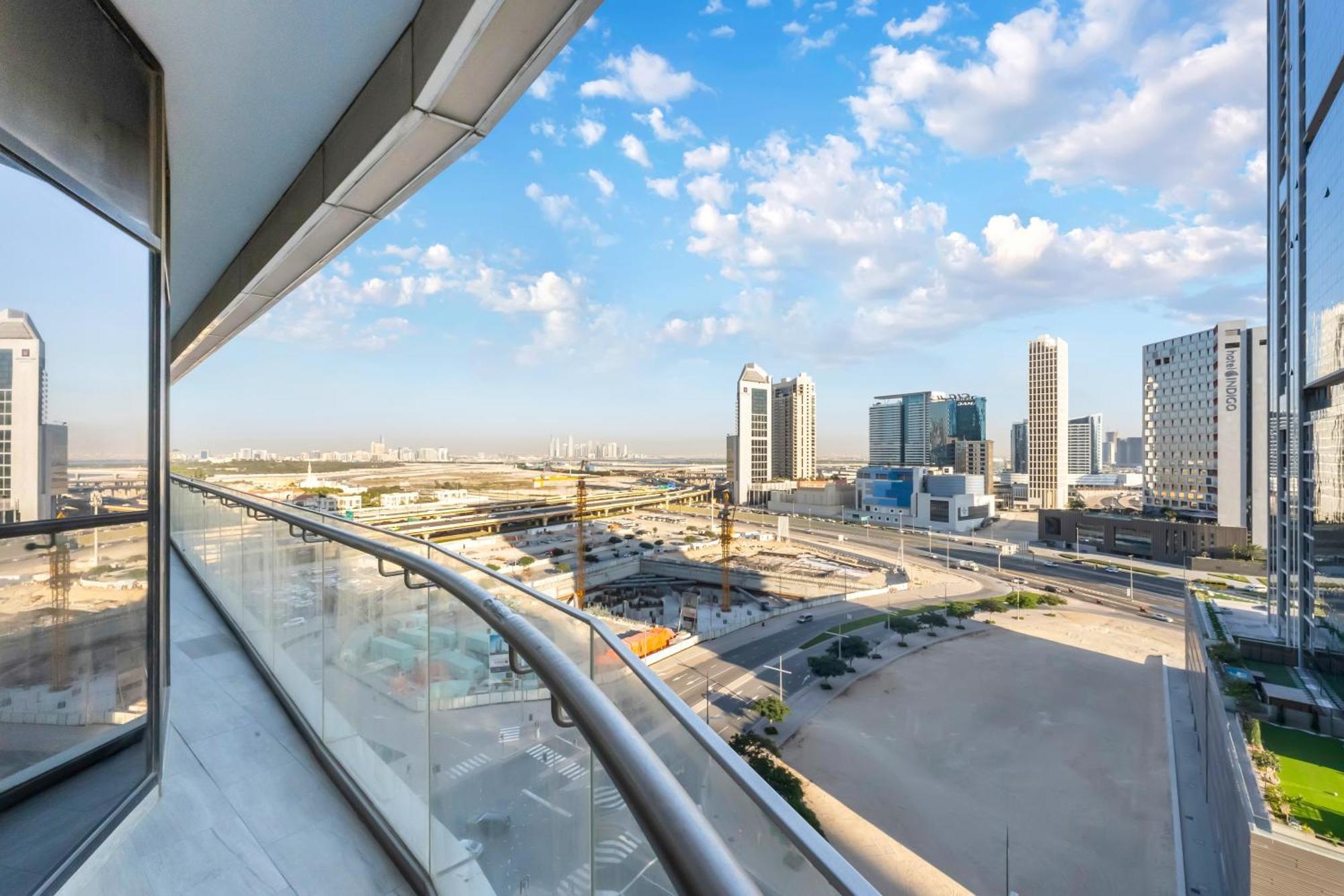 Fam Living - Rp Heights - 3 Mins Walk To Burj Khalifa & Dubai Mall Downtown Dubái Exterior foto