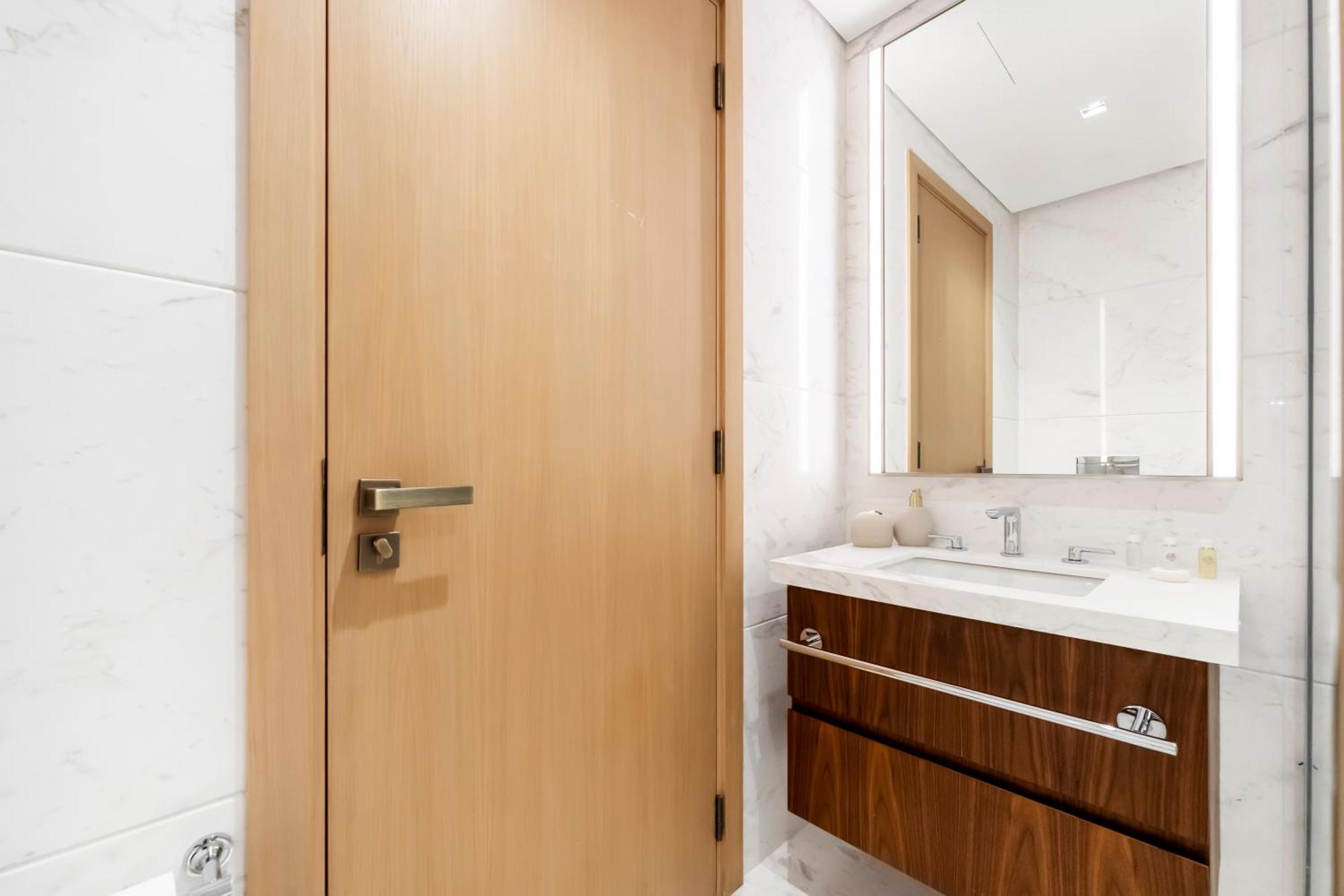 Fam Living - Rp Heights - 3 Mins Walk To Burj Khalifa & Dubai Mall Downtown Dubái Exterior foto