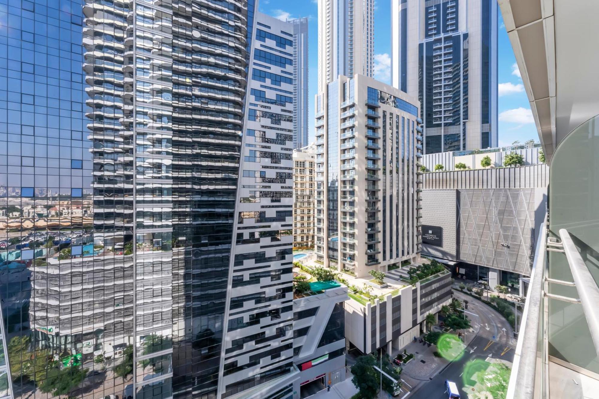 Fam Living - Rp Heights - 3 Mins Walk To Burj Khalifa & Dubai Mall Downtown Dubái Exterior foto